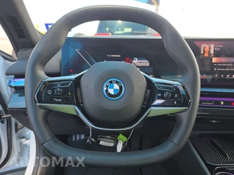 2025 BMW i5 eDrive40 - miniatura 10