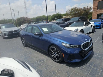 2025 BMW i5 M60 - miniatura 3