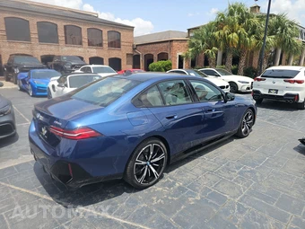 2025 BMW i5 M60 - miniatura 4