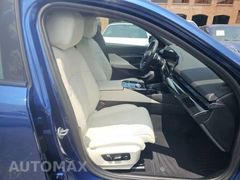 2025 BMW i5 M60 - miniatura 8