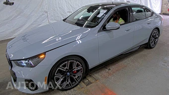 2025 BMW i5 xDrive40 M SPORT LINE