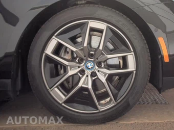 2025 BMW i5 xDrive40 - miniatura 10