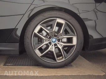 2025 BMW i5 xDrive40 - miniatura 12