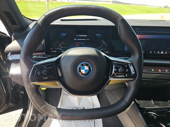 2025 BMW i5 xDrive40 - miniatura 16