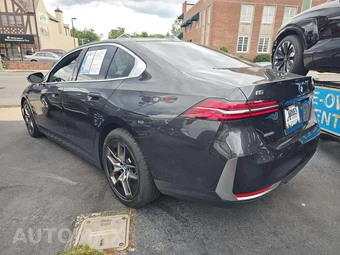 2025 BMW i5 xDrive40 – miniatura 2
