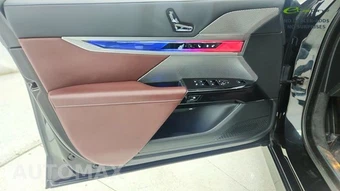 2025 BMW i7 eDrive50 M SPORT LINE – miniatura 35