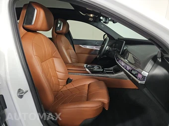 2025 BMW i7 eDrive50 M SPORT LINE – miniatura 8