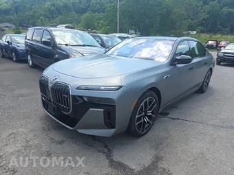 2025 BMW i7 M70