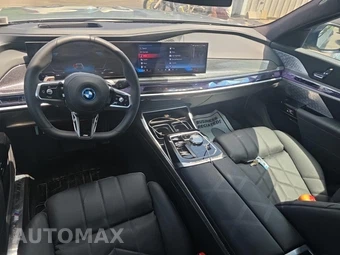 2025 BMW i7 M70 – miniatura 14