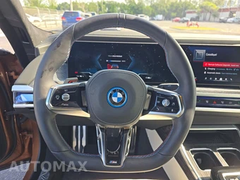 2025 BMW i7 M70 – miniatura 10