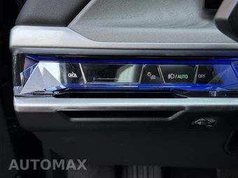 2025 BMW i7 xDrive60 - miniatura 17