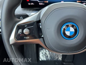 2025 BMW i7 xDrive60 - miniatura 21