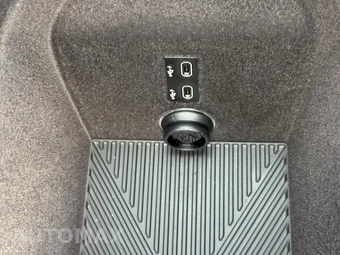 2025 BMW i7 xDrive60 - miniatura 35