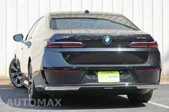 2025 BMW i7 xDrive60 - miniatura 4
