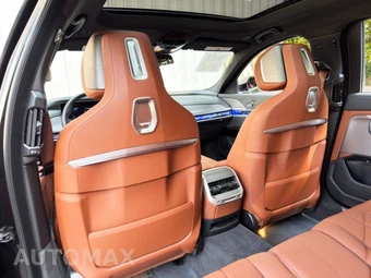 2025 BMW i7 xDrive60 - miniatura 46
