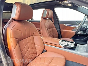 2025 BMW i7 xDrive60 - miniatura 48