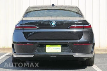 2025 BMW i7 xDrive60 - miniatura 9