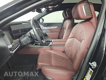 2025 BMW i7 xDrive60 - miniatura 7