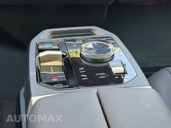 2025 BMW iX xDrive50 - miniatura 31