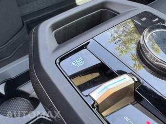 2025 BMW iX xDrive50 - miniatura 33
