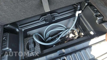 2025 BMW iX xDrive50 - miniatura 24