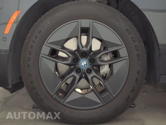 2025 BMW iX xDrive50 - miniatura 9