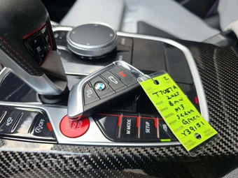 2025 BMW M3 Sedan Competition xDrive - miniatura 8