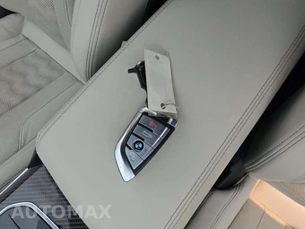 2025 BMW M3 Sedan Competition xDrive – miniatura 5
