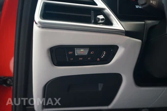 2025 BMW M3 Sedan Competition xDrive - miniatura 30