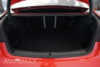 2025 BMW M3 Sedan Competition xDrive - miniatura 32