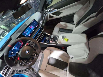 2025 BMW M4 Competition xDrive Coupe – miniatura 8