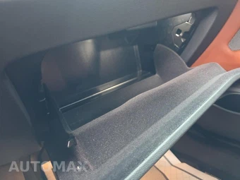 2025 BMW M4 Competition xDrive Coupe - miniatura 20