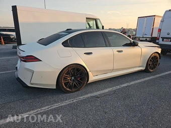2025 BMW M5 Sedan – miniatura 4
