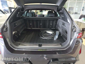 2025 BMW M5 Touring Wagon – miniatura 8