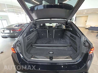 2025 BMW M5 Touring Wagon – miniatura 14