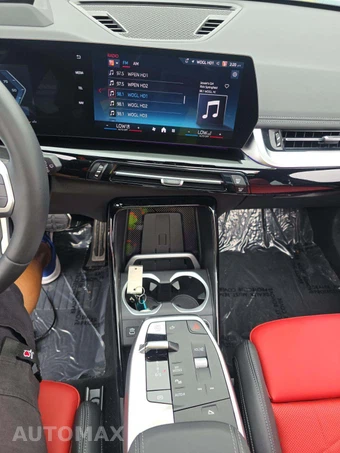 2025 BMW X1 M35i – miniatura 10
