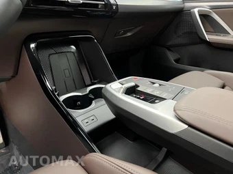 2025 BMW X1 xDrive28i M SPORT LINE - miniatura 20