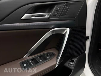2025 BMW X1 xDrive28i M SPORT LINE - miniatura 27