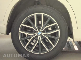 2025 BMW X1 xDrive28i M SPORT LINE - miniatura 11