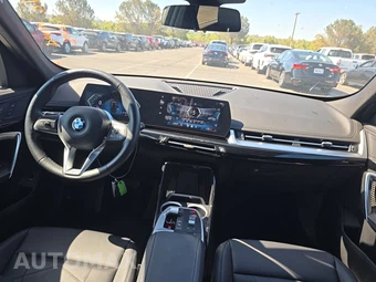 2025 BMW X1 xDrive28i - miniatura 11