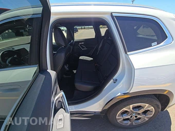 2025 BMW X1 xDrive28i - miniatura 10