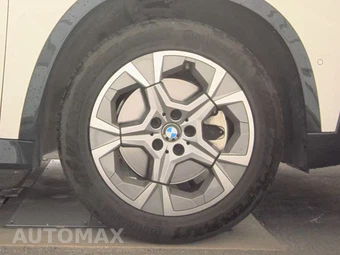 2025 BMW X1 xDrive28i - miniatura 10