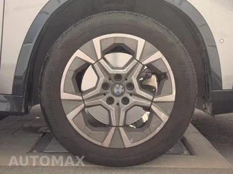 2025 BMW X1 xDrive28i – miniatura 10