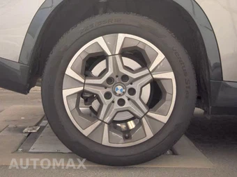 2025 BMW X1 xDrive28i – miniatura 11