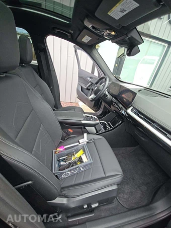 2025 BMW X1 xDrive28i - miniatura 18