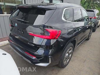 2025 BMW X1 xDrive28i - miniatura 3