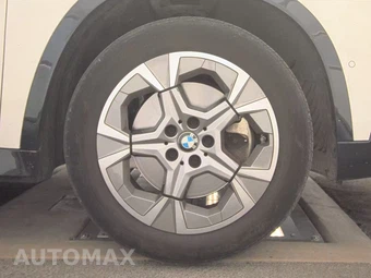 2025 BMW X1 xDrive28i - miniatura 10