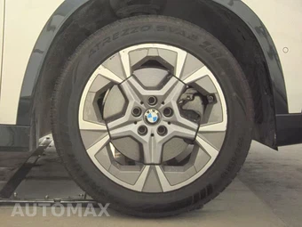 2025 BMW X1 xDrive28i – miniatura 10
