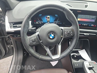 2025 BMW X1 xDrive28i - miniatura 10