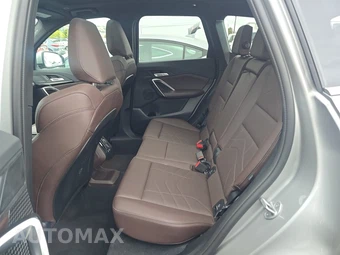 2025 BMW X1 xDrive28i - miniatura 13